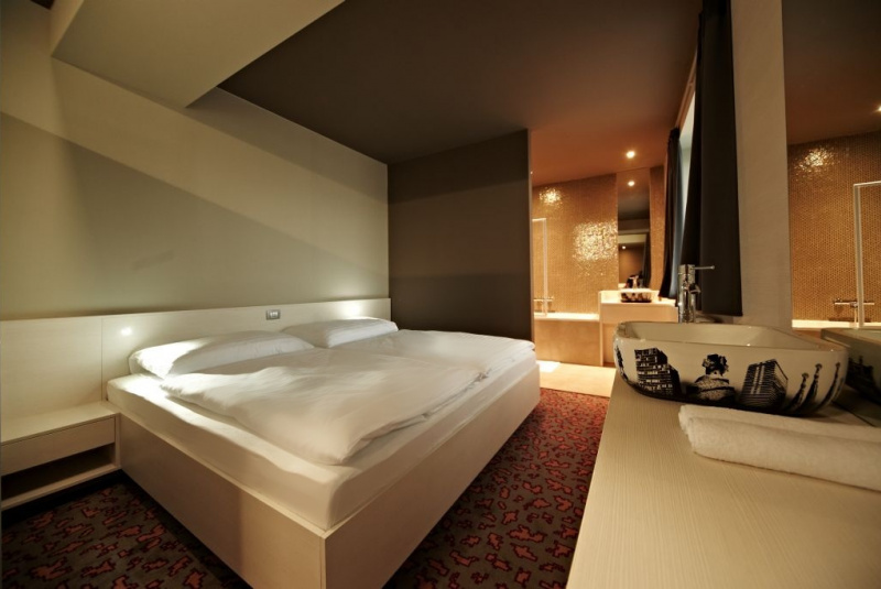 Hotel rooms Hotel rooms