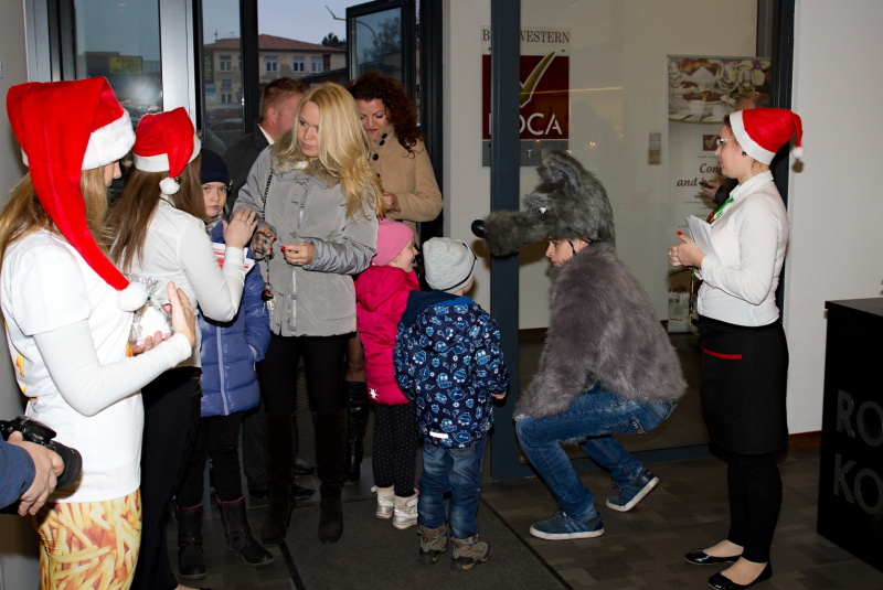 Children party december 2015 with Maša and bear