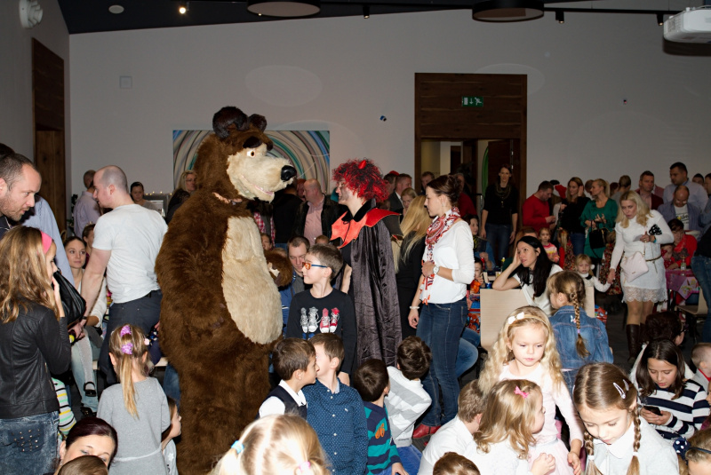 Children party december 2015 with Maša and bear