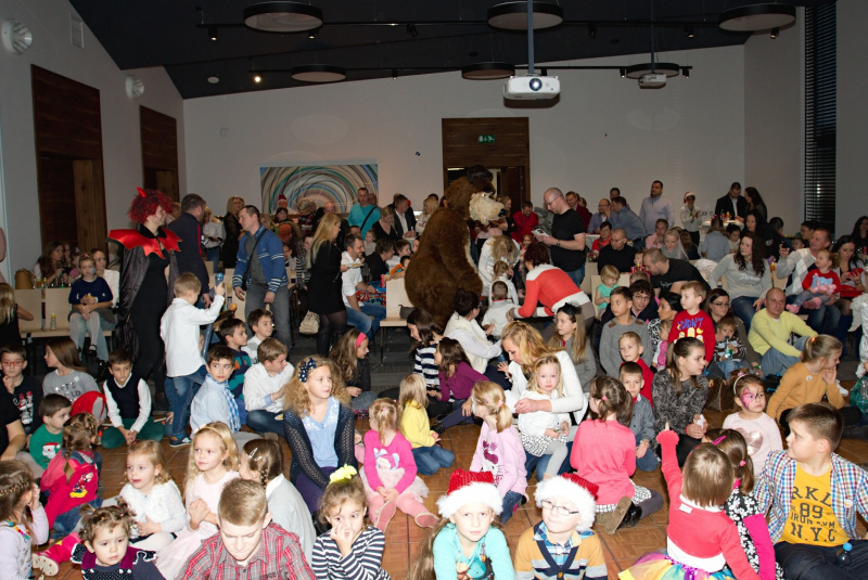 Children party december 2015 with Maša and bear Children party december 2015 with Maša and bear