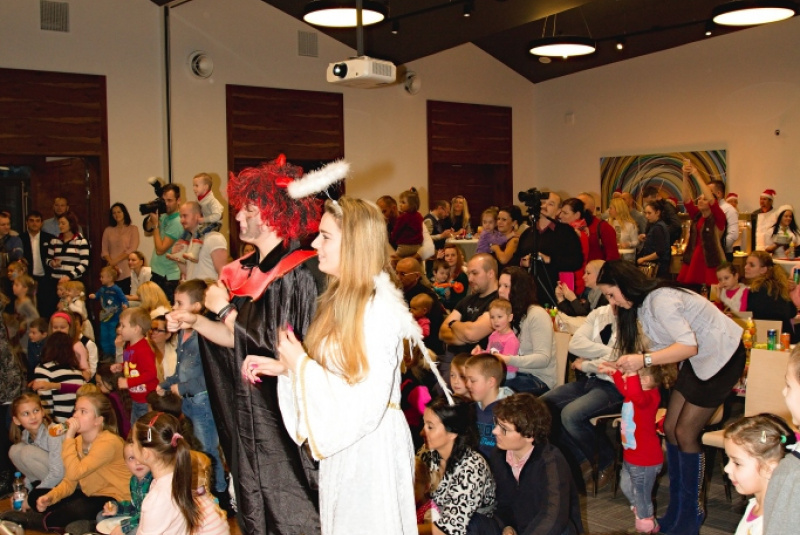 Children party december 2015 with Maša and bear Children party december 2015 with Maša and bear