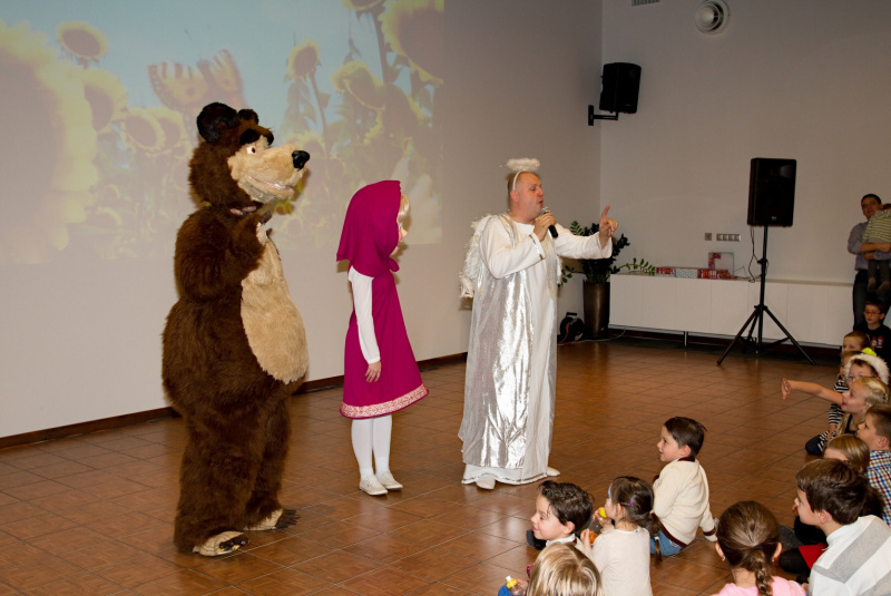 Children party december 2015 with Maša and bear