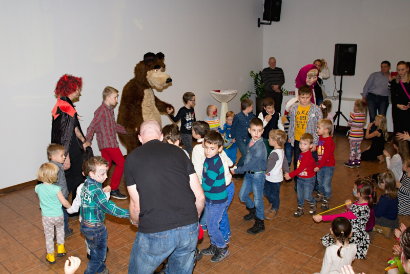 Children party december 2015 with Maša and bear Children party december 2015 with Maša and bear