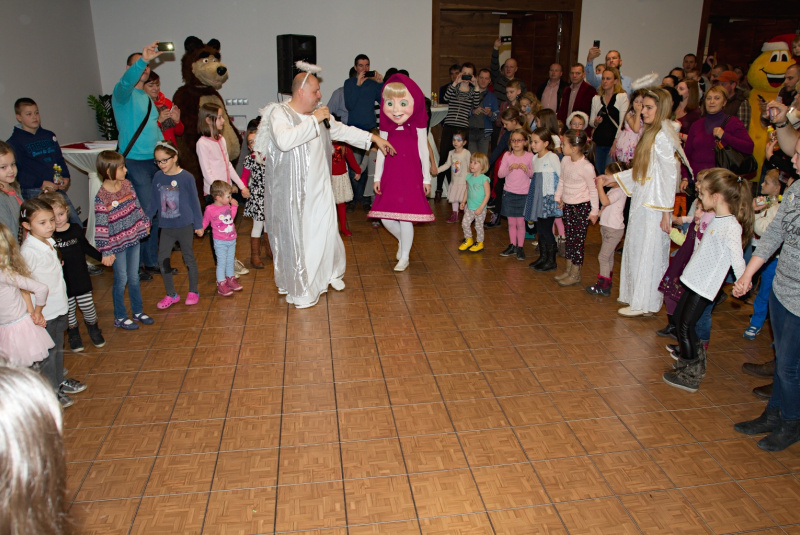 Children party december 2015 with Maša and bear