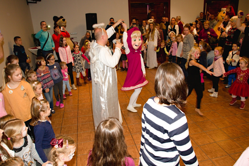 Children party december 2015 with Maša and bear