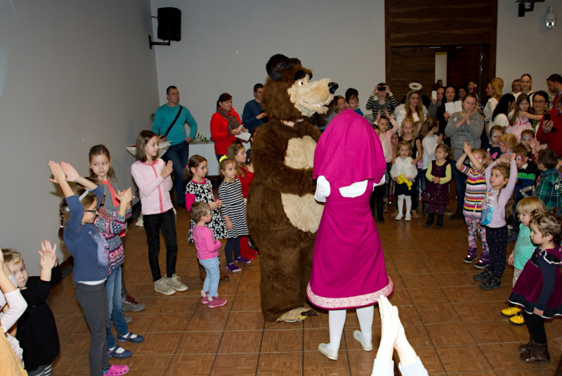 Children party december 2015 with Maša and bear