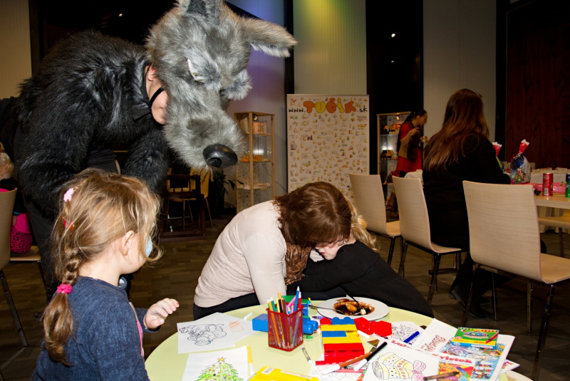 Children party december 2015 with Maša and bear