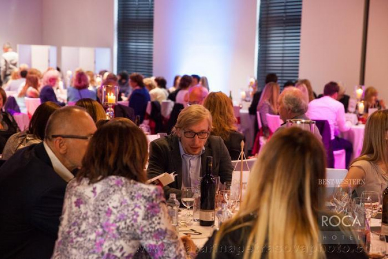 Auction of Modern Art show IZABELA KOMJATI