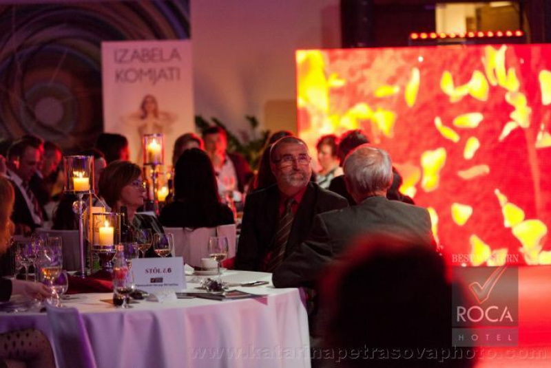 Auction of Modern Art show IZABELA KOMJATI