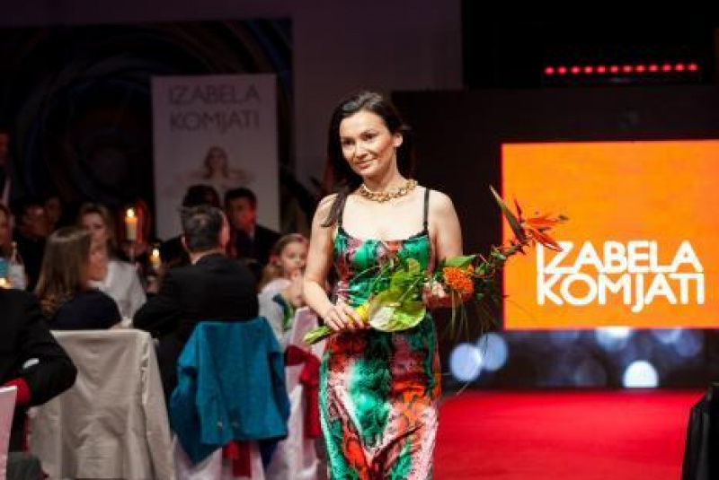 Auction of Modern Art show IZABELA KOMJATI