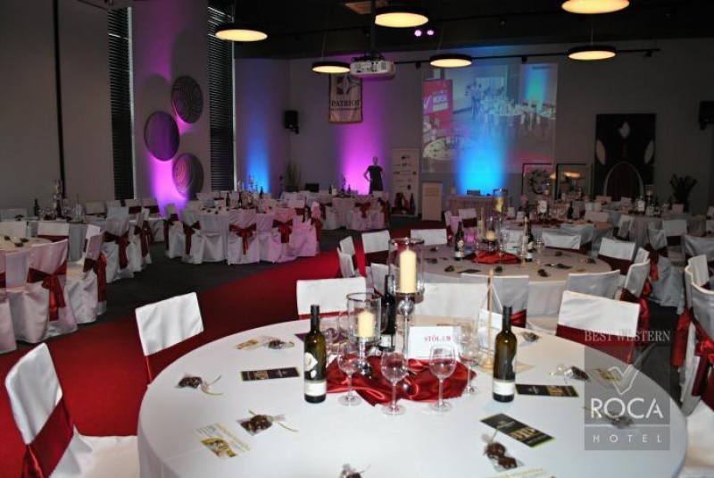 Auction of Modern Art show IZABELA KOMJATI Auction of Modern Art show IZABELA KOMJATI