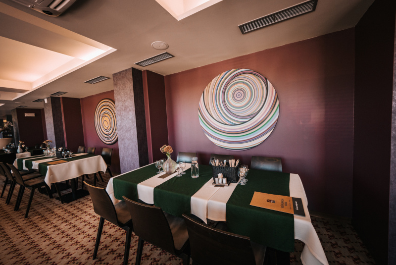 Reštaurácia / Reštaurácia Reštaurácia / Reštaurácia